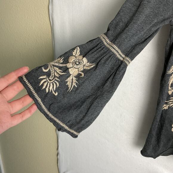 Johnny Was Adele Embroidered Jersey Top Charcoal Gray V Neck Small J17018-6 - Picture 4 of 9
